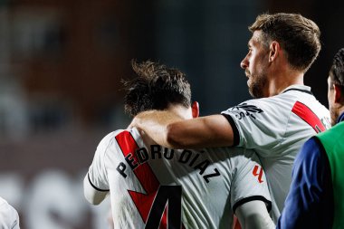  Pedro Diaz ve Florian Lejeune, Estadio de Vallecas 'ta Rayo Vallecano ve Real Sociedad de Futbol takımları arasında oynanan LaLiga EA Spor maçında gol üstüne gol atarken görüldü (Maciej Rogowski)