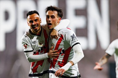 Pedro Diaz ve Alvaro Garcia, Estadio de Vallecas 'taki Rayo Vallecano ve Real Sociedad de Futbol takımları arasındaki LaLiga EA Spor maçında gol attıktan sonra kutlama yaparken görüldü (Maciej Rogowski)