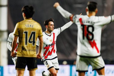 Pedro Diaz, LaLiga EA SPORTS maçında Estadio de Vallecas 'ta Rayo Vallecano ve Real Sociedad de Futbol takımları arasında gol attıktan sonra kutlama yaparken görüldü (Maciej Rogowski)