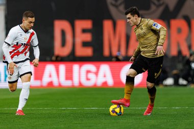 LaLiga EA SPORTS maçı sırasında Estadio de Vallecas 'ta Rayo Vallecano ve Real Sociedad de Futbol takımları arasında görüldü (Maciej Rogowski)