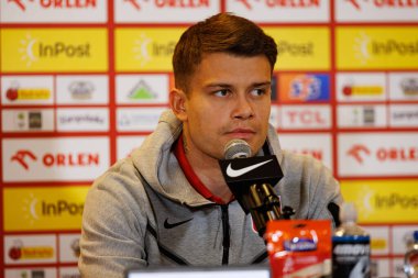 Kamil Piatkowski, 2026 Dünya Kupası 'nda Litvanya' ya karşı oynanan Dünya Kupası öncesinde Polonya Milli Takım Resmi Basın Konferansı sırasında görüldü (Maciej Rogowski)