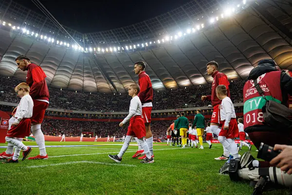 Jan Bednarek, Jakub Kiwior ve Kamil Piatkowski, 2026 Dünya Kupası 'nda Polonya ve Litvanya milli takımları arasında PGE Narodowy' da oynandı (Maciej Rogowski)