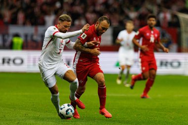 Matty Cash ve Ryan Camenzuli, 2026 Dünya Kupası eleme maçında Polonya ve Malta milli takımları arasında PGE Narodowy 'da görüldü (Maciej Rogowski)