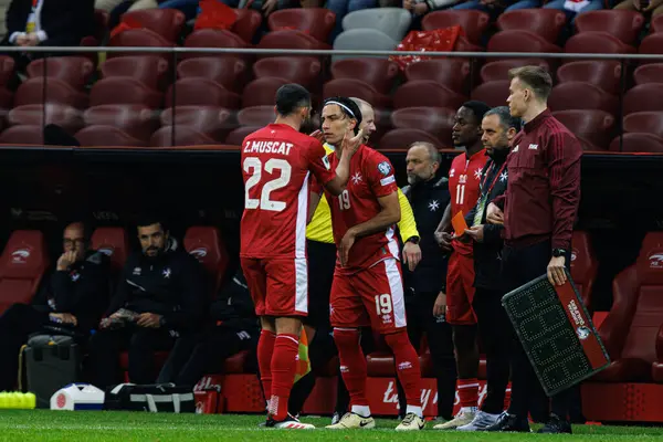 Zach Muscat ve Carlo Zammit Lonardelli, 2026 Dünya Kupası eleme maçında Polonya ve Malta milli takımları arasında PGE Narodowy 'da görüldü (Maciej Rogowski)