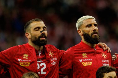 Zach Muscat ve Enrico Pepe, 2026 Dünya Kupası eleme maçında PGE Narodowy 'de Polonya ve Malta milli takımları arasında görüldü (Maciej Rogowski)