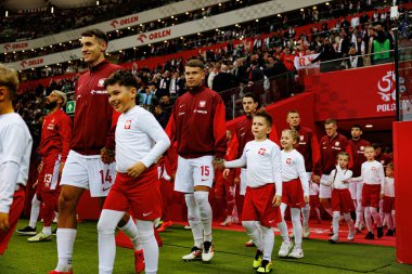 Jakub Kiwior ve Kamil Piatkowski, 2026 Dünya Kupası eleme maçında Polonya ve Malta milli takımları arasında PGE Narodowy (Maciej Rogowski)