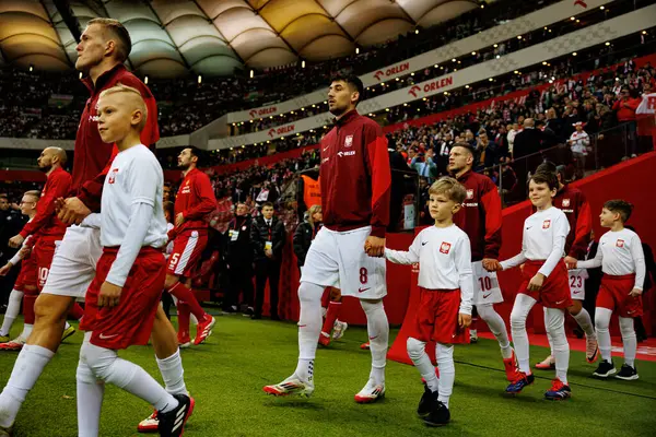 Karol Swiderski ve Jakub Moder, 2026 Dünya Kupası eleme maçında Polonya ve Malta milli takımları arasında PGE Narodowy 'da görüldü (Maciej Rogowski)