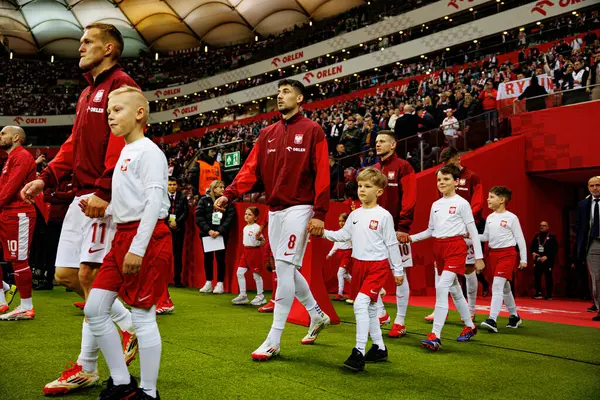 Karol Swiderski ve Jakub Moder, 2026 Dünya Kupası eleme maçında Polonya ve Malta milli takımları arasında PGE Narodowy 'da görüldü (Maciej Rogowski)