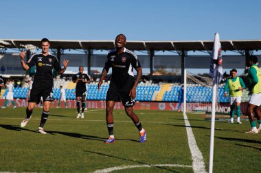 Duplexe Tchamba, Estadio Municipal Rio Maior 'daki (Maciej Rogowski) Casa Pia ve Rio Ave FC takımları arasında oynanan Liga Portekiz maçında gol attıktan sonra kutlama yaparken görülüyor.)