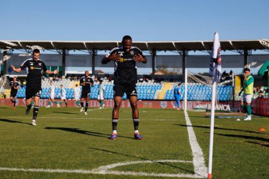 Duplexe Tchamba, Estadio Municipal Rio Maior 'daki (Maciej Rogowski) Casa Pia ve Rio Ave FC takımları arasında oynanan Liga Portekiz maçında gol attıktan sonra kutlama yaparken görülüyor.)