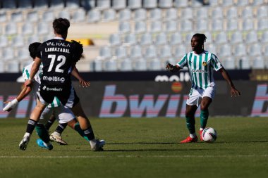 Omar Richards, Liga Portekiz maçı sırasında Estadio Belediyesi Rio Maior 'da Casa Pia ve Rio Ave FC takımları arasında görüldü (Maciej Rogowski)