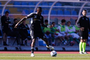 Duplexe Tchamba, Liga Portekiz maçı sırasında Estadio Belediyesi Rio Maior 'da Casa Pia ve Rio Ave FC takımları arasında görüldü (Maciej Rogowski)