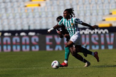 Omar Richards, Liga Portekiz maçı sırasında Estadio Belediyesi Rio Maior 'da Casa Pia ve Rio Ave FC takımları arasında görüldü (Maciej Rogowski)