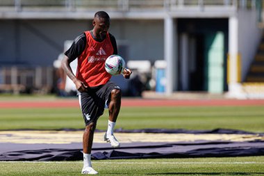 Duplexe Tchamba, Liga Portekiz maçı sırasında Estadio Belediyesi Rio Maior 'da Casa Pia ve Rio Ave FC takımları arasında görüldü (Maciej Rogowski)