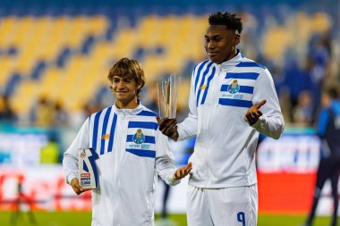 Rodrigo Mora ve Samuel Aghehowa, Liga Portekiz maçı sırasında Estoril Praia ve FC Porto takımları arasında Estadio Antonio Coimbra da Mota (Maciej Rogowski)