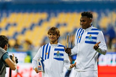 Rodrigo Mora ve Samuel Aghehowa, Liga Portekiz maçı sırasında Estoril Praia ve FC Porto takımları arasında Estadio Antonio Coimbra da Mota (Maciej Rogowski)