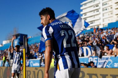 Alan Varela Liga Portekiz maçı sırasında Estoril Praia ve FC Porto takımları arasında Estadio Antonio Coimbra da Mota 'da görüldü (Maciej Rogowski)