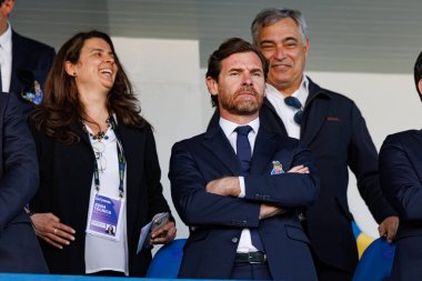 Andre Villas Boas, Liga Portekiz maçı sırasında Estoril Praia ve FC Porto takımları arasında Estadio Antonio Coimbra da Mota 'da görüldü (Maciej Rogowski)