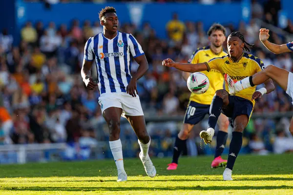 Samuel Aghehowa, Liga Portekiz maçı sırasında Estoril Praia ve FC Porto takımları arasında Estadio Antonio Coimbra da Mota 'da (Maciej Rogowski)