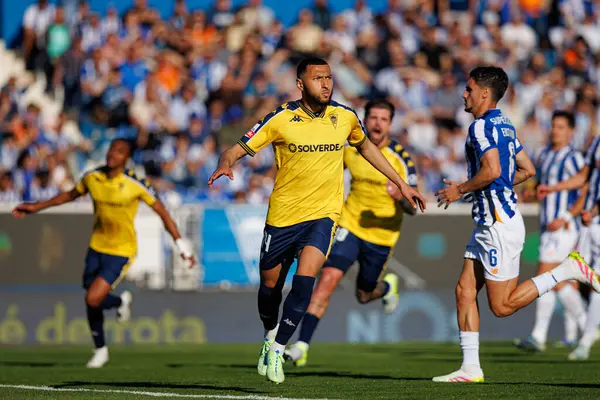 Yanis Begraoui, Liga Portekiz maçında GD Estoril Praia ve FC Porto takımları arasında Estadio Antonio Coimbra da Mota (Maciej Rogowski)