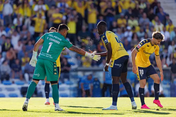 Kevin Chamorro ve Kevin Boma Liga Portekiz maçı sırasında Estoril Praia ve FC Porto takımları arasında Estadio Antonio Coimbra da Mota (Maciej Rogowski)