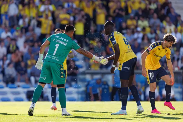 Kevin Chamorro ve Kevin Boma Liga Portekiz maçı sırasında Estoril Praia ve FC Porto takımları arasında Estadio Antonio Coimbra da Mota (Maciej Rogowski)
