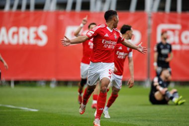 Francisco Neto, Liga Portekiz 2 maçında SL Benfica B ve Academico de Viseu FC takımları arasında atılan golü kutlarken görüldü.