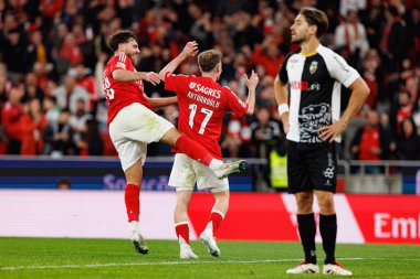 Liga Portekiz maçında SL Benfica ve SC Farense (Maciej Rogowski) takımları arasında Orkun Kokcu ve Kerem Akturkoglu görüldü.)