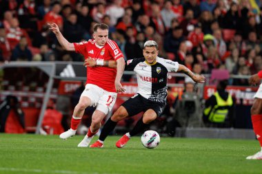 Kerem Akturkoglu ve Rony Lopes Liga Portekiz maçı sırasında SL Benfica ve SC Farense (Maciej Rogowski)
