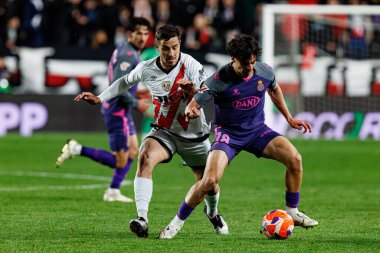 Oscar Trejo ve Alvaro Aguado, LaLiga EA SPORTS maçı sırasında Rayo Vallecano ve RCD Espanyol de Barcelona (Maciej Rogowski)