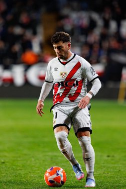 Adrian Embarba, Rayo Vallecano ve RCD Espanyol de Barcelona (Maciej Rogowski) takımları arasında oynanan LaLiga EA SPORTS maçı sırasında görüldü.)