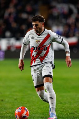 Adrian Embarba, Rayo Vallecano ve RCD Espanyol de Barcelona (Maciej Rogowski) takımları arasında oynanan LaLiga EA SPORTS maçı sırasında görüldü.)
