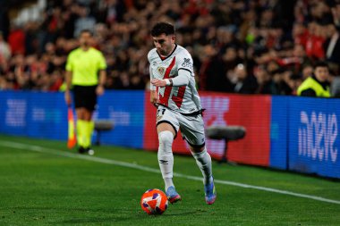 Adrian Embarba, Rayo Vallecano ve RCD Espanyol de Barcelona (Maciej Rogowski) takımları arasında oynanan LaLiga EA SPORTS maçı sırasında görüldü.)