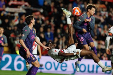 Randy Nteka ve Urko Gonzalez, LaLiga EA SPORTS maçı sırasında Rayo Vallecano ve RCD Espanyol de Barcelona (Maciej Rogowski)