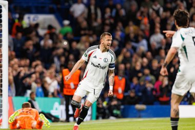 Tomas Pekhart, UEFA Konferans Ligi 'nde Chelsea FC ile Legia Warszawa (Maciej Rogowski) arasındaki çeyrek final maçında görüldü.)