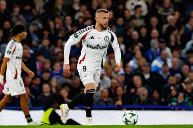 Rafal Augustyniak UEFA Konferans Ligi 'nde Chelsea FC ile Legia Warszawa (Maciej Rogowski) arasındaki çeyrek final maçında görüldü.)