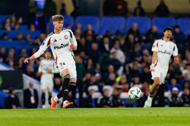 Jan Ziolkowski, UEFA Konferans Ligi 'nde Chelsea FC ile Legia Warszawa (Maciej Rogowski) arasındaki çeyrek final maçında görüldü.)