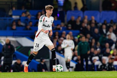 Jan Ziolkowski, UEFA Konferans Ligi 'nde Chelsea FC ile Legia Warszawa (Maciej Rogowski) arasındaki çeyrek final maçında görüldü.)