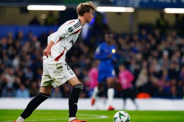 Jan Ziolkowski, UEFA Konferans Ligi 'nde Chelsea FC ile Legia Warszawa (Maciej Rogowski) arasındaki çeyrek final maçında görüldü.)