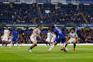 Radovan Pankov, Jadon Sancho ve Ryoya Morishita UEFA Konferans Ligi 'nde Chelsea FC ile Legia Warszawa (Maciej Rogowski)