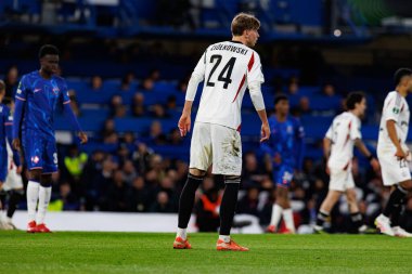 Jan Ziolkowski, UEFA Konferans Ligi 'nde Chelsea FC ile Legia Warszawa (Maciej Rogowski) arasındaki çeyrek final maçında görüldü.)