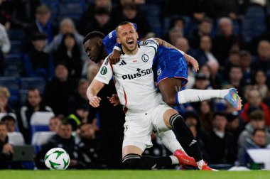 Tomas Pekhart ve Benoit Badiashile UEFA Konferans Ligi 'nde Chelsea FC ile Legia Warszawa (Maciej Rogowski)