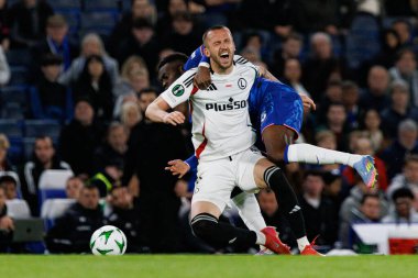 Tomas Pekhart ve Benoit Badiashile UEFA Konferans Ligi 'nde Chelsea FC ile Legia Warszawa (Maciej Rogowski)