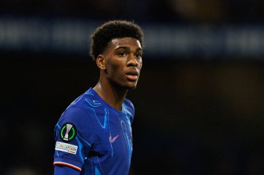 Josh Acheampong UEFA Konferans Ligi 'nde Chelsea FC ile Legia Warszawa (Maciej Rogowski) arasındaki çeyrek final maçında görüldü.)