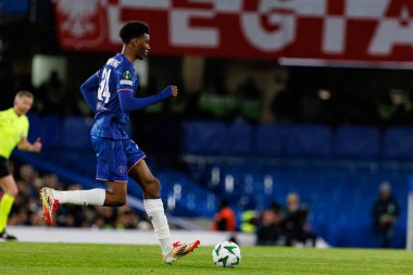 Josh Acheampong UEFA Konferans Ligi 'nde Chelsea FC ile Legia Warszawa (Maciej Rogowski) arasındaki çeyrek final maçında görüldü.)