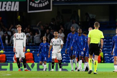 UEFA Konferans Ligi 'nde Chelsea FC ve Legia Warszawa (Maciej Rogowski) arasında oynanan çeyrek final maçında her iki takımın oyuncuları görülüyor.)