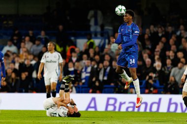 Josh Acheampong UEFA Konferans Ligi 'nde Chelsea FC ile Legia Warszawa (Maciej Rogowski) arasındaki çeyrek final maçında görüldü.)