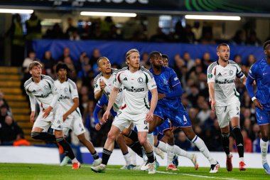 UEFA Konferans Ligi 'nde Chelsea FC ve Legia Warszawa (Maciej Rogowski) arasında oynanan çeyrek final maçında her iki takımın oyuncuları görülüyor.)