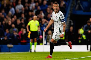 Tomas Pekhart, Chelsea FC ile Legia Warszawa (Maciej Rogowski) arasında oynanan UEFA Konferans Ligi çeyrek final maçında attığı golün ardından kutlama yaparken görüldü.)