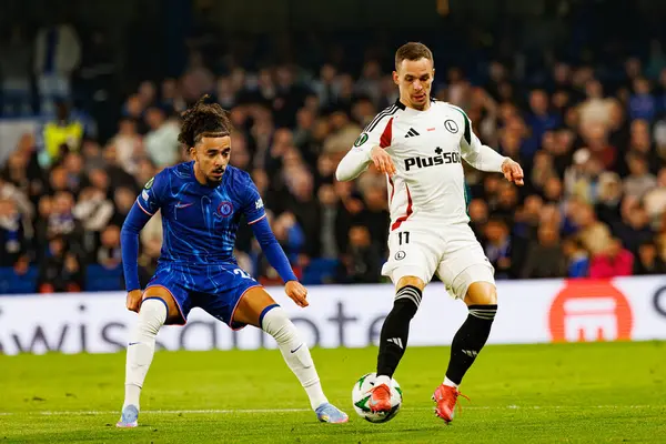 Malo Gusto ve Kacper Chodyna UEFA Konferans Ligi 'nde Chelsea FC ile Legia Warszawa (Maciej Rogowski)